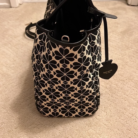 Kate Spade Tote - Picture 6 of 7
